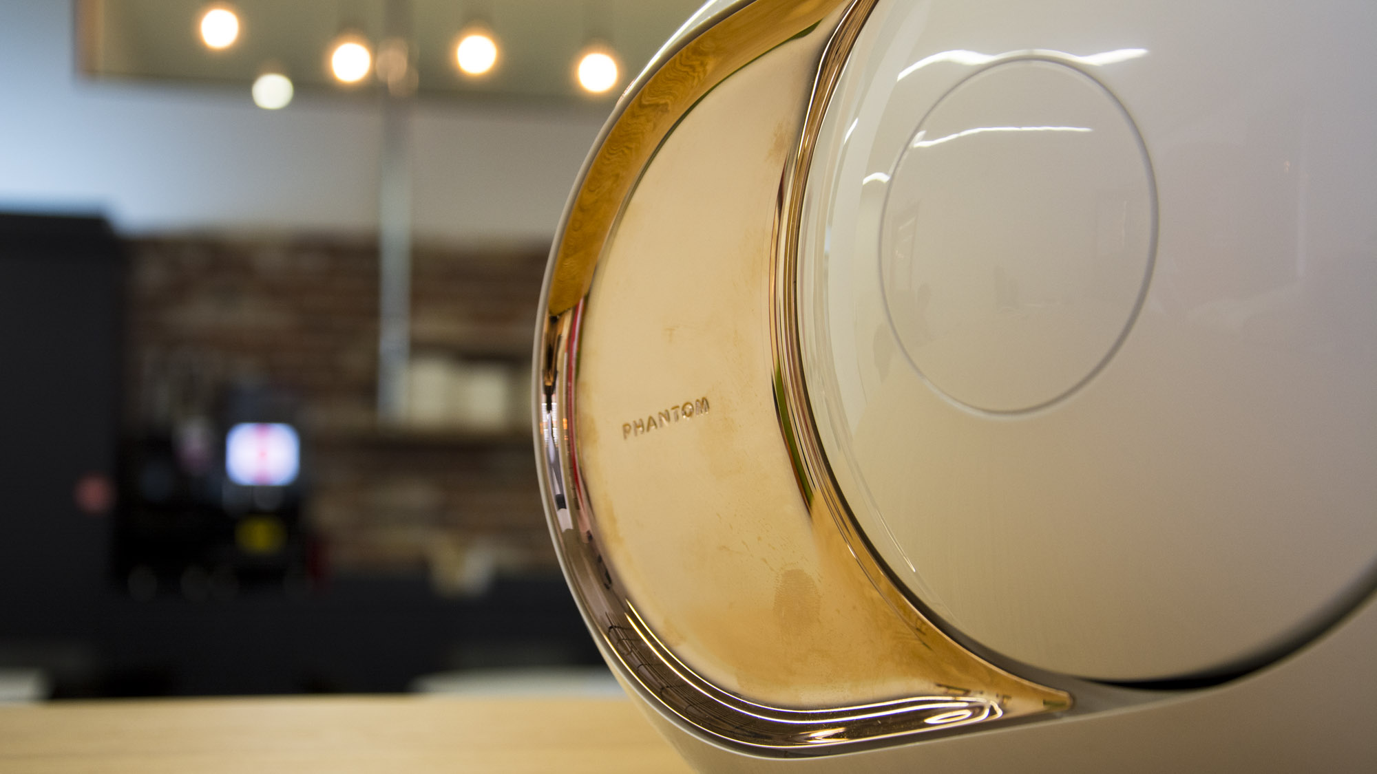 devialet_gold_phantom_review_-_gold