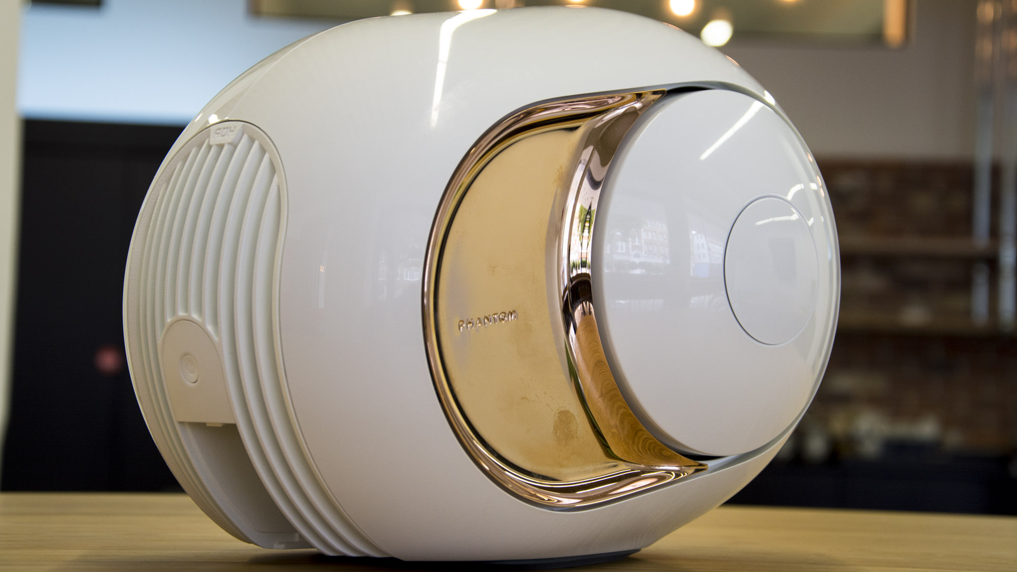 devialet_gold_phantom_review_-_looks