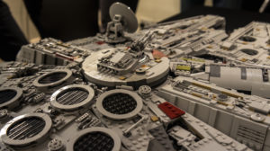 lego-millennium-falcon-ucs-2017-10