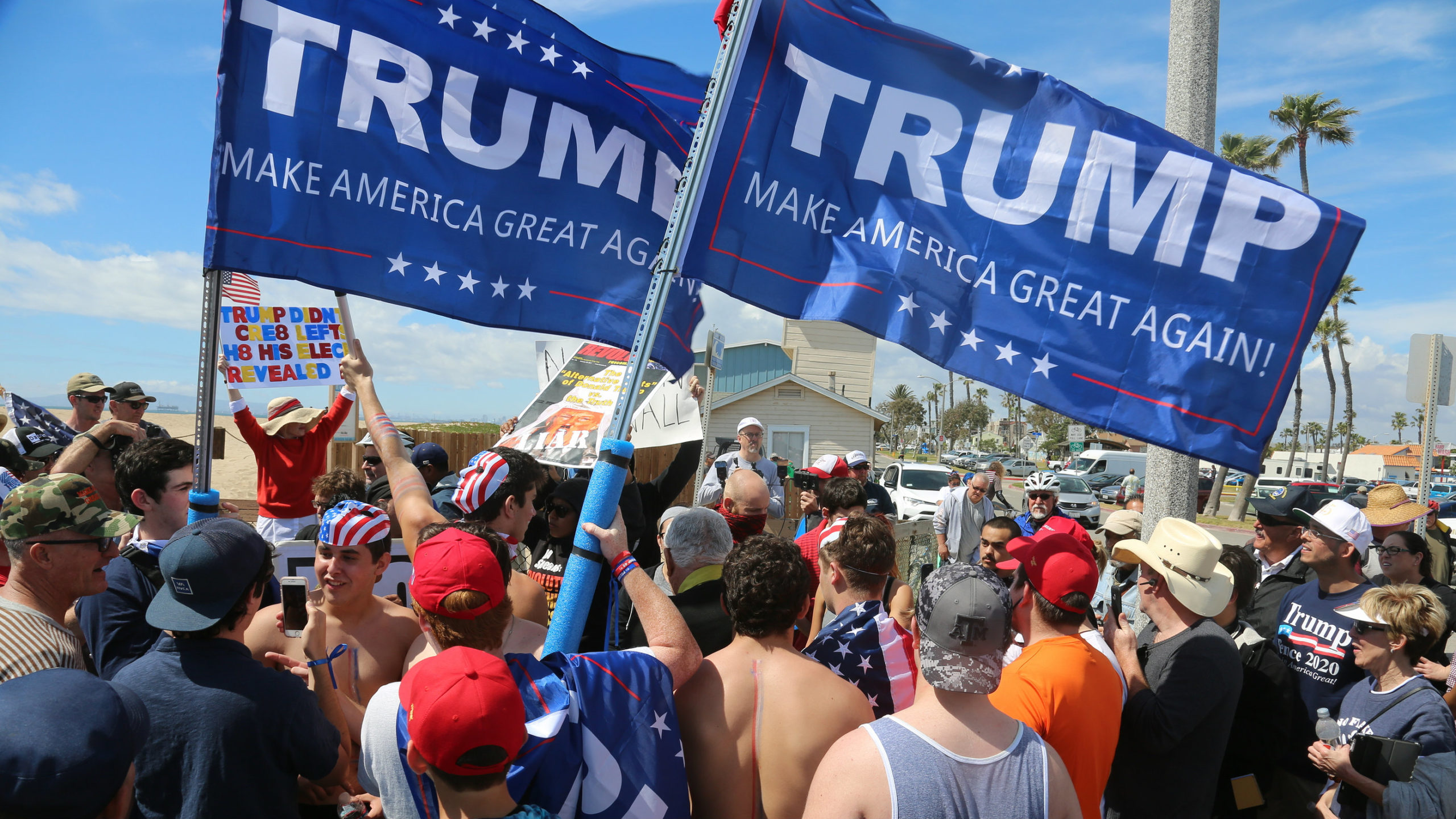 how_30_governments_sought_to_bend_elections_through_social_media_-_4