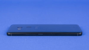 htc_u11_plus_right_edge