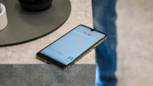 essential-phone-10