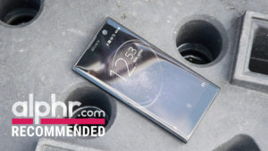 xperia_xa2_with_award