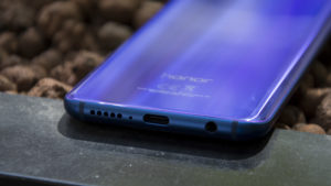 honor_10_port