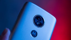 Moto E5 back logo