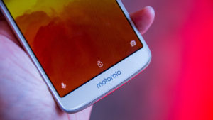 Moto E5 front lower half