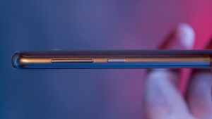 Moto E5 volume rocker