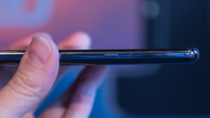 Moto E5 Plus volume rocker