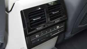 vw_touareg_passenger