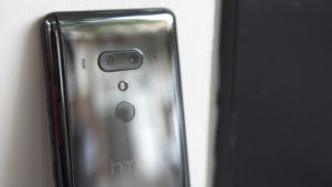 htc_u12_plus_back_fingerprint_sensor