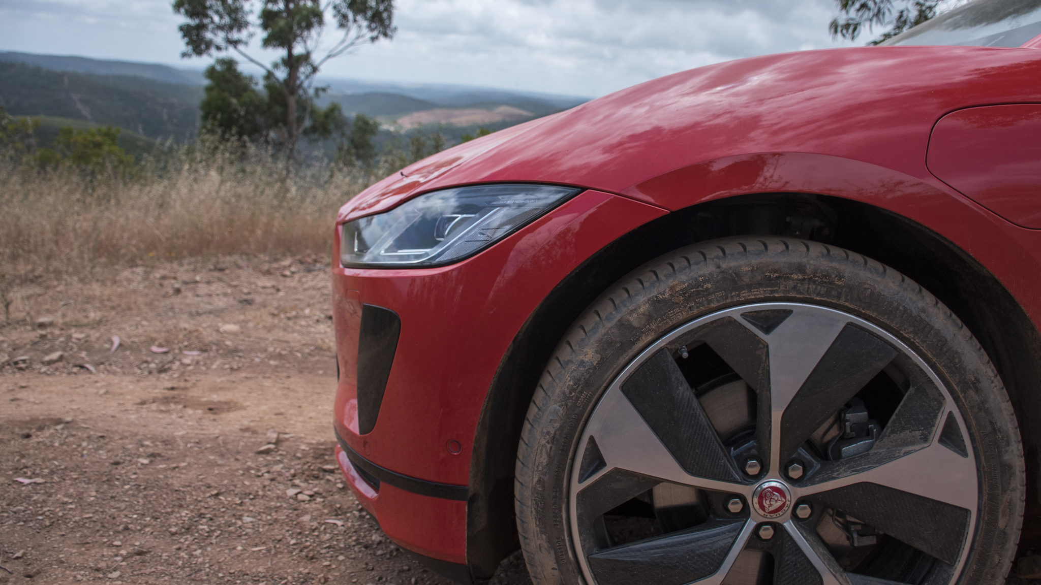 jaguar_i-pace_review_first_edition_nose_side_on_off_road