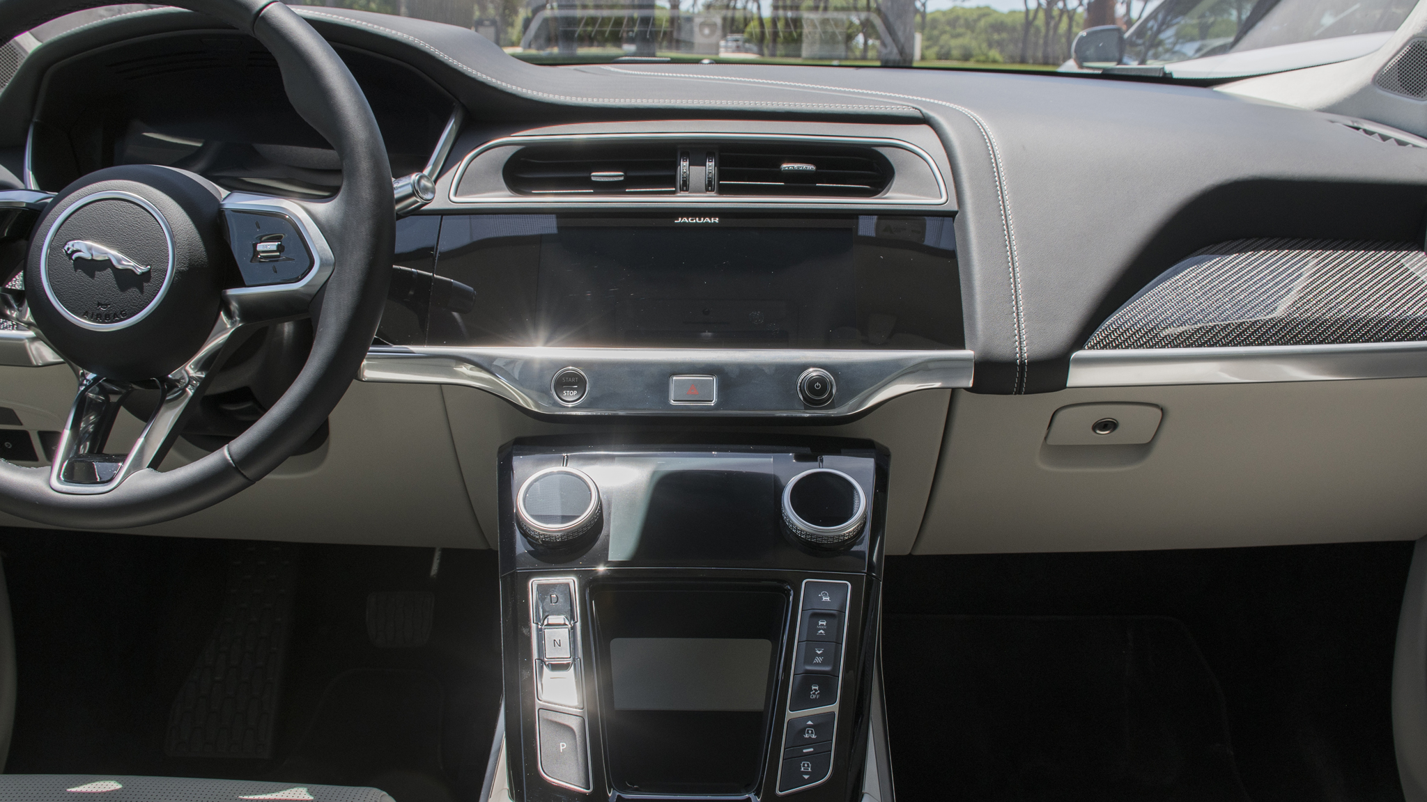 jaguar_i-pace_review_interior_shot_touch_pro_duo