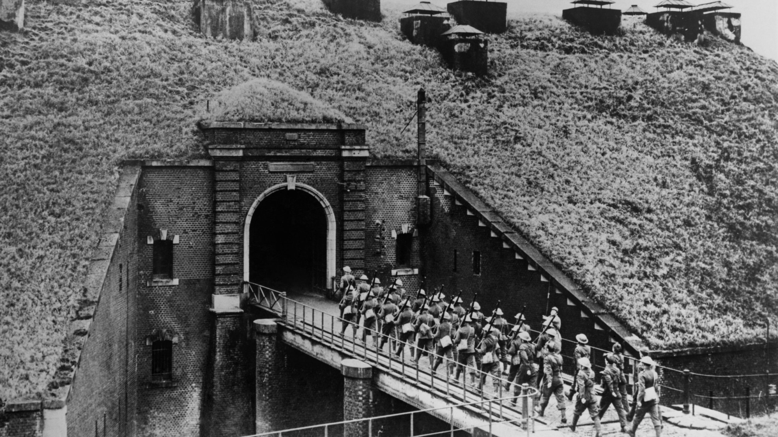 timepieces_handed_to_military_personnel_in_the_1940s_emit_dangerous_levels_of_radon_2