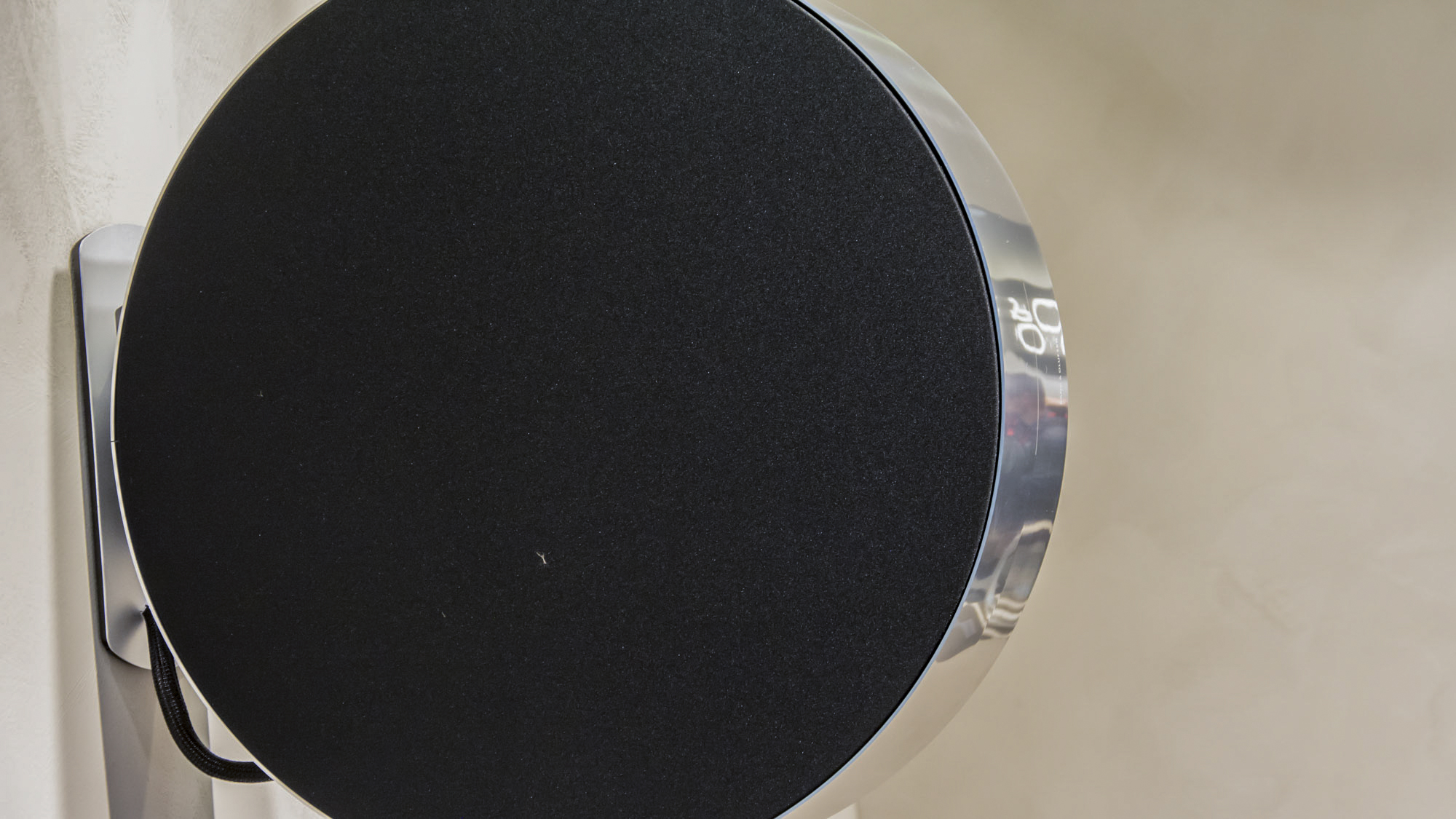 bo_beosound_edge_wall_mounted