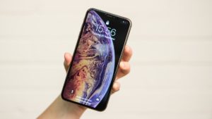 iphone_xs_max_lock_screen