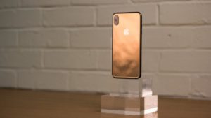 iphone_xs_max_on_stand_2