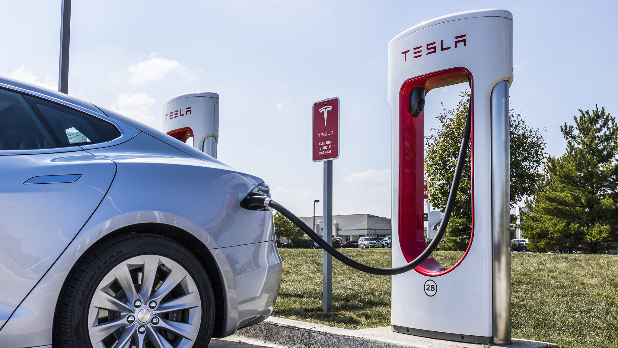 Tesla reduces Supercharger prices as charging business matures