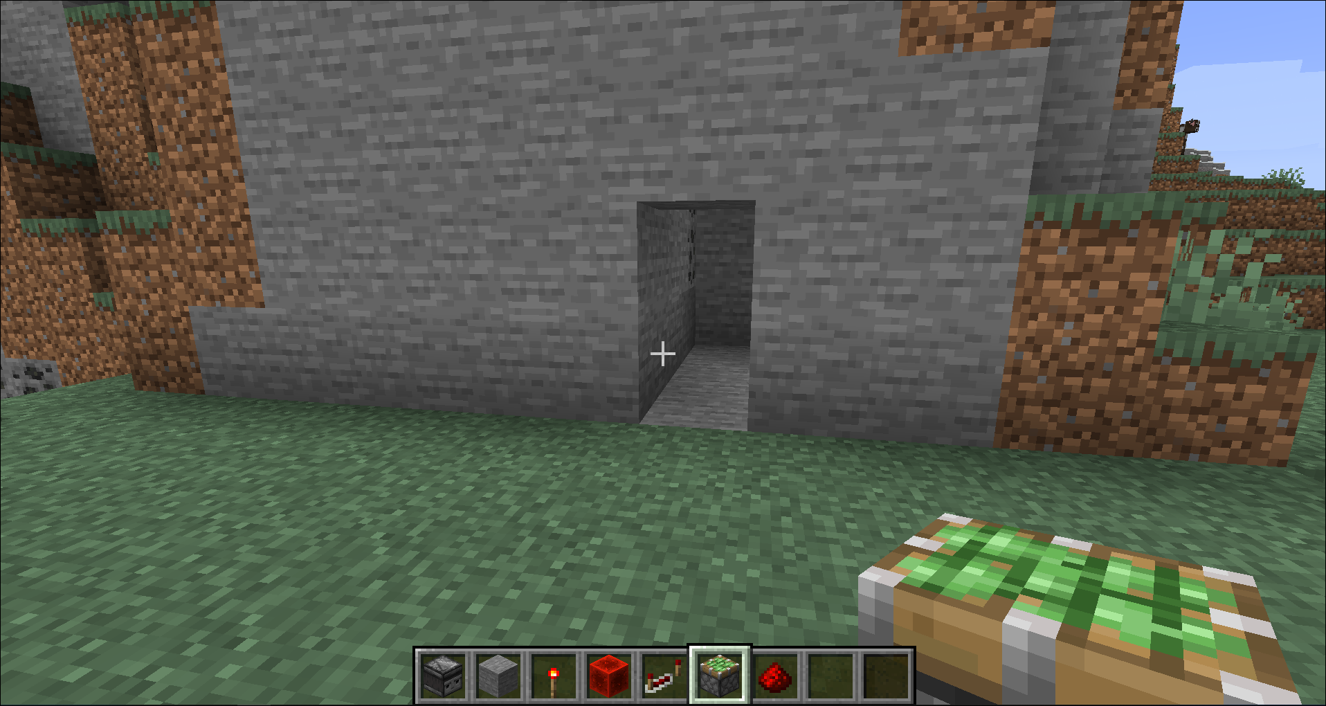 How to Make a Redstone Door in Minecraft [4 Methods]