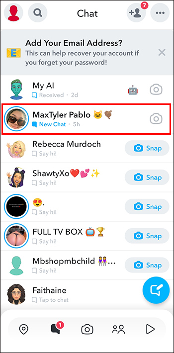 Long-pressing the desired chat in Snapchat