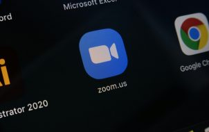 timer for zoom presentation Zoom app on a mobile.